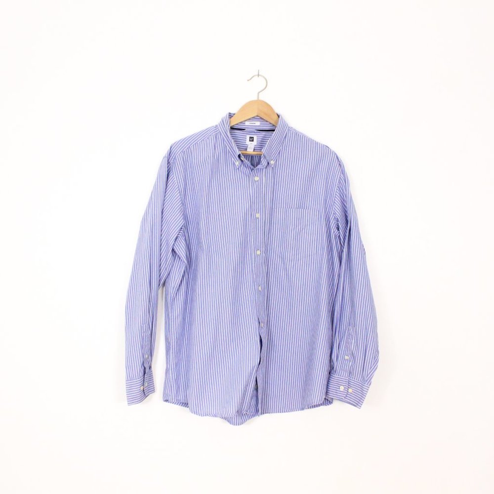 *Gap Classic Blue and White Stripped Mens Button Down